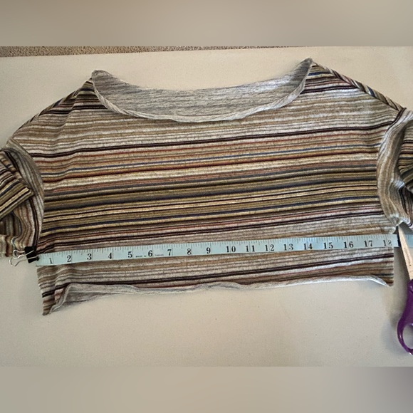 ROMWE Long Bell Sleeve Cropped Top Woman’s 4 Small Juniors Pre-Owned - Picture 7 of 9